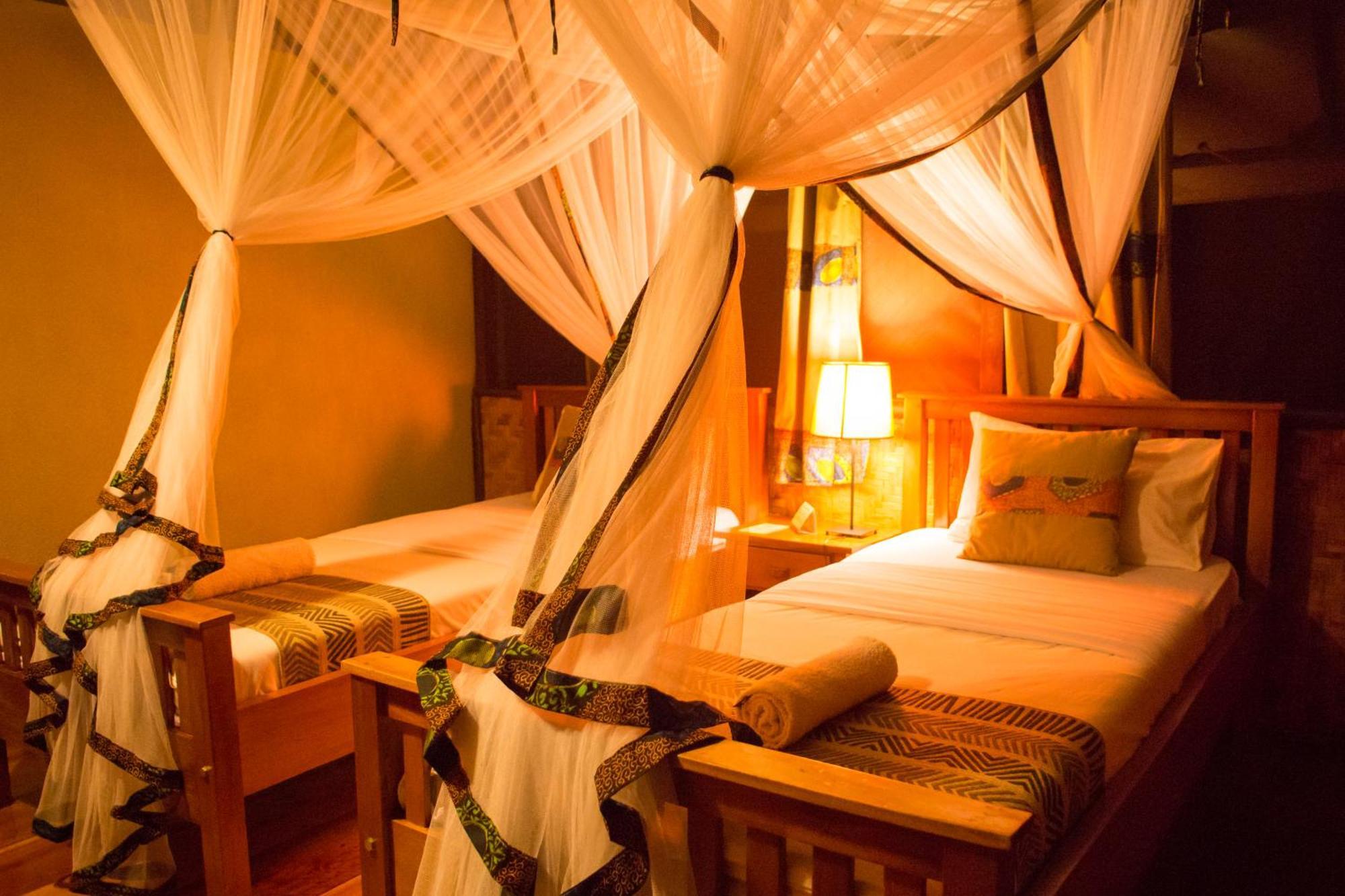 Lodge Queen Elizabeth Bush By Nature Ltd *