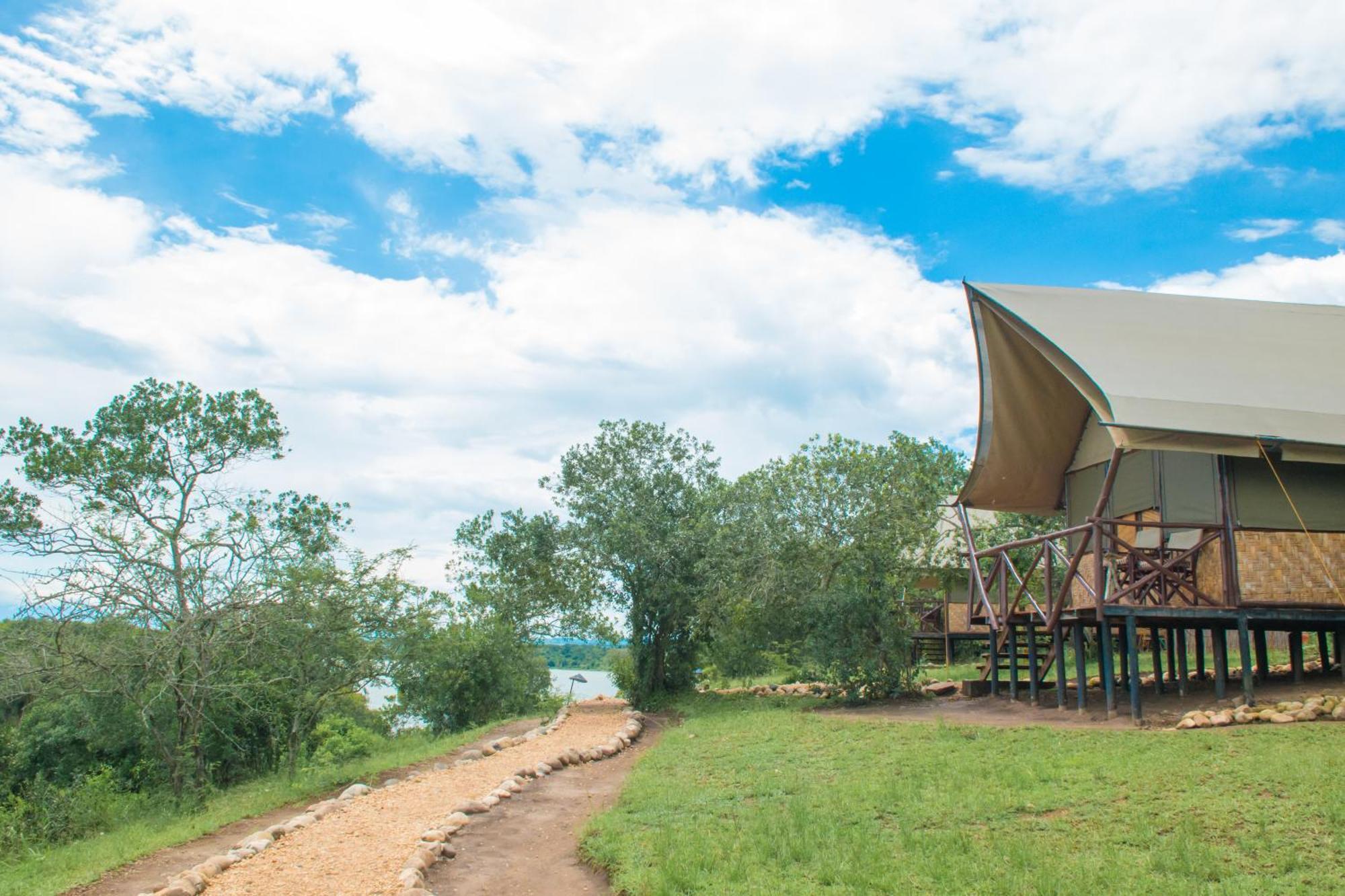Lodge Queen Elizabeth Bush By Nature Ltd *